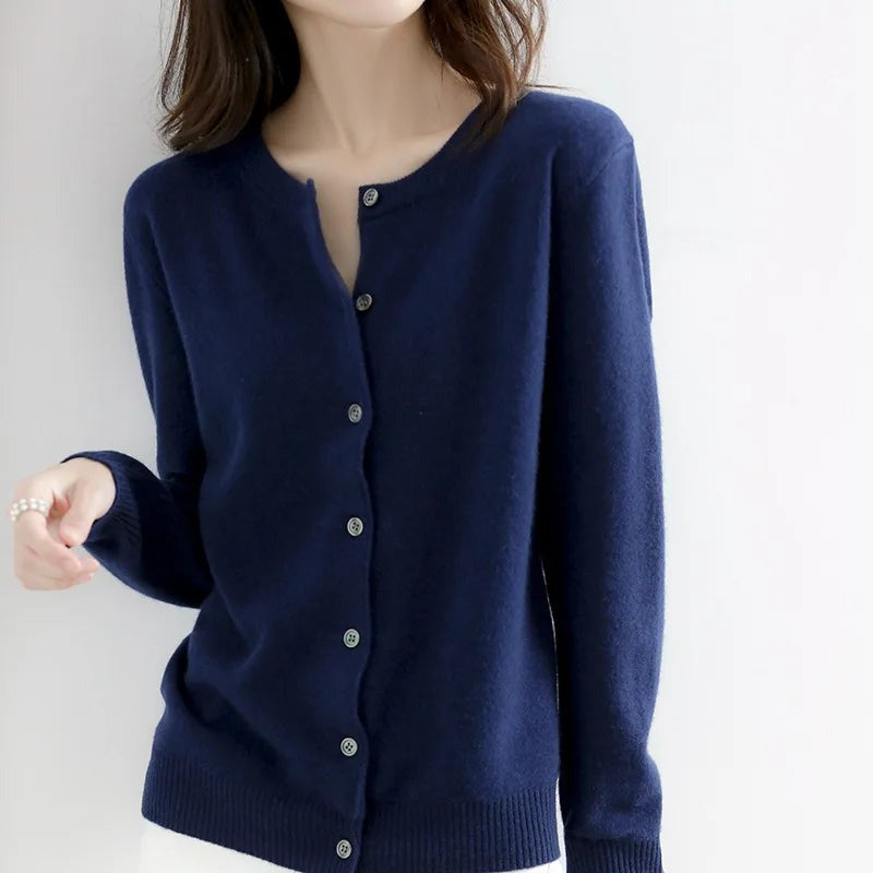 Luxurious Cardigan with Soft Buttons - photo 4