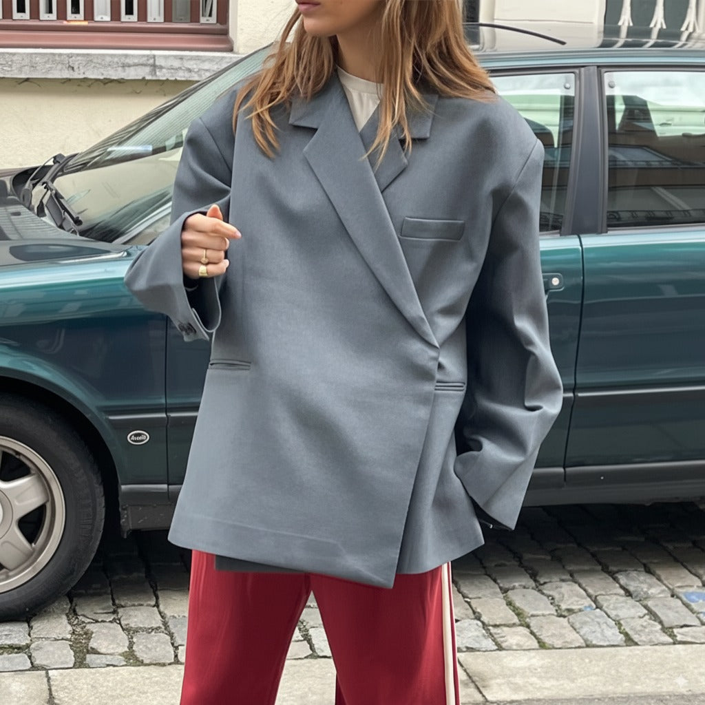 Annalisa - Women's Oversized Blazer with Clean Lines