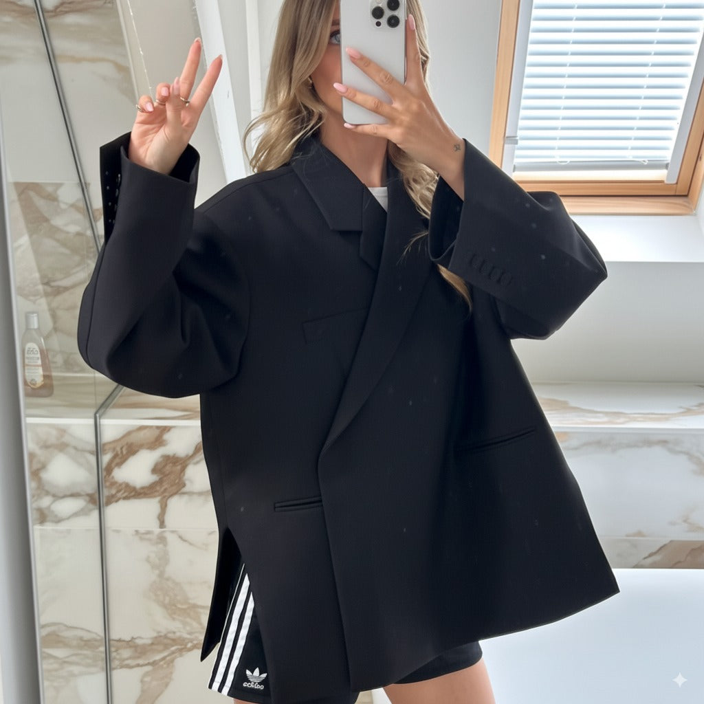 Annalisa - Women's Oversized Blazer with Clean Lines