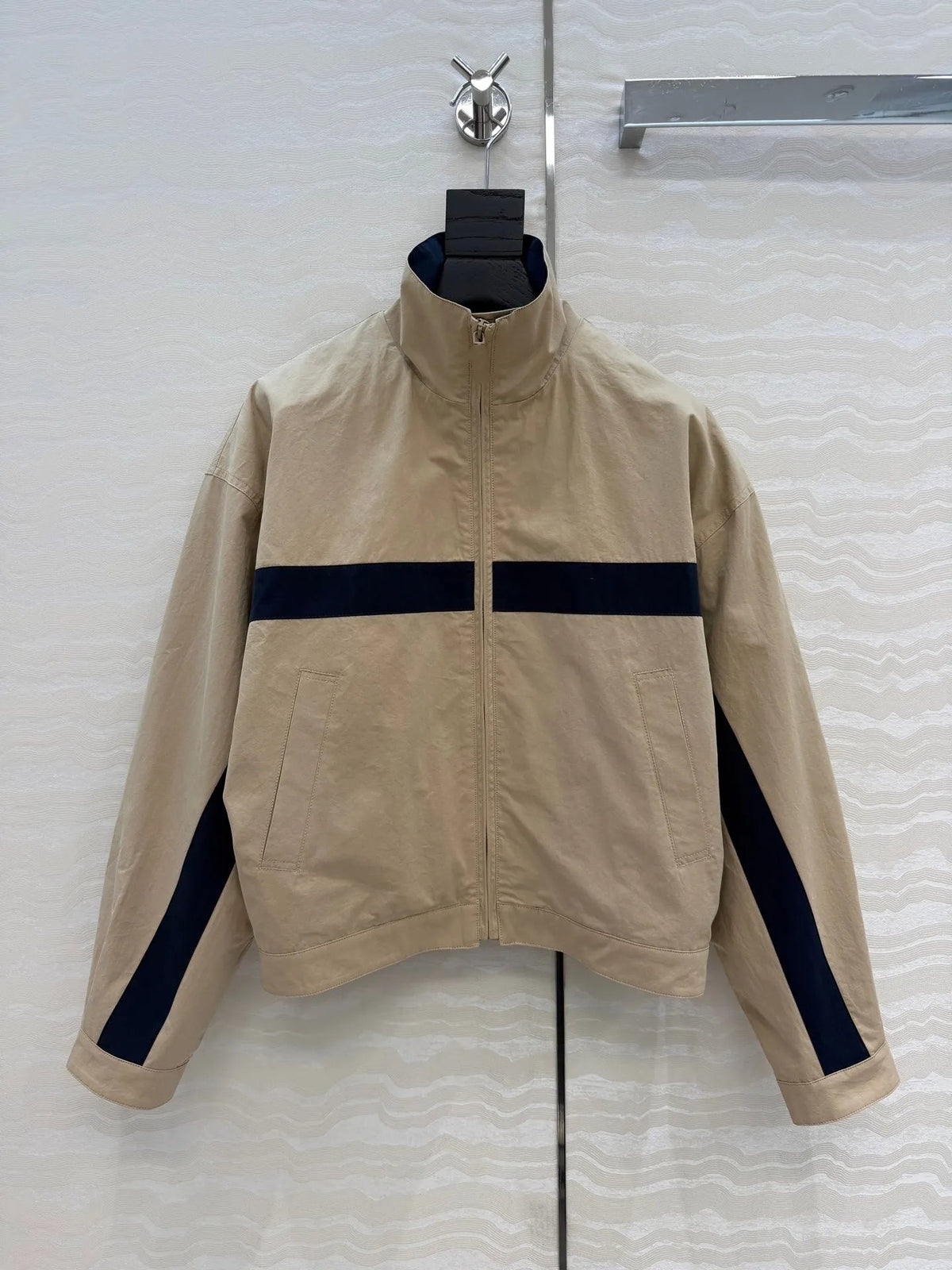Amanda - Women's Relaxed Bomber Jacket with Zip Front and Hood - photo 3