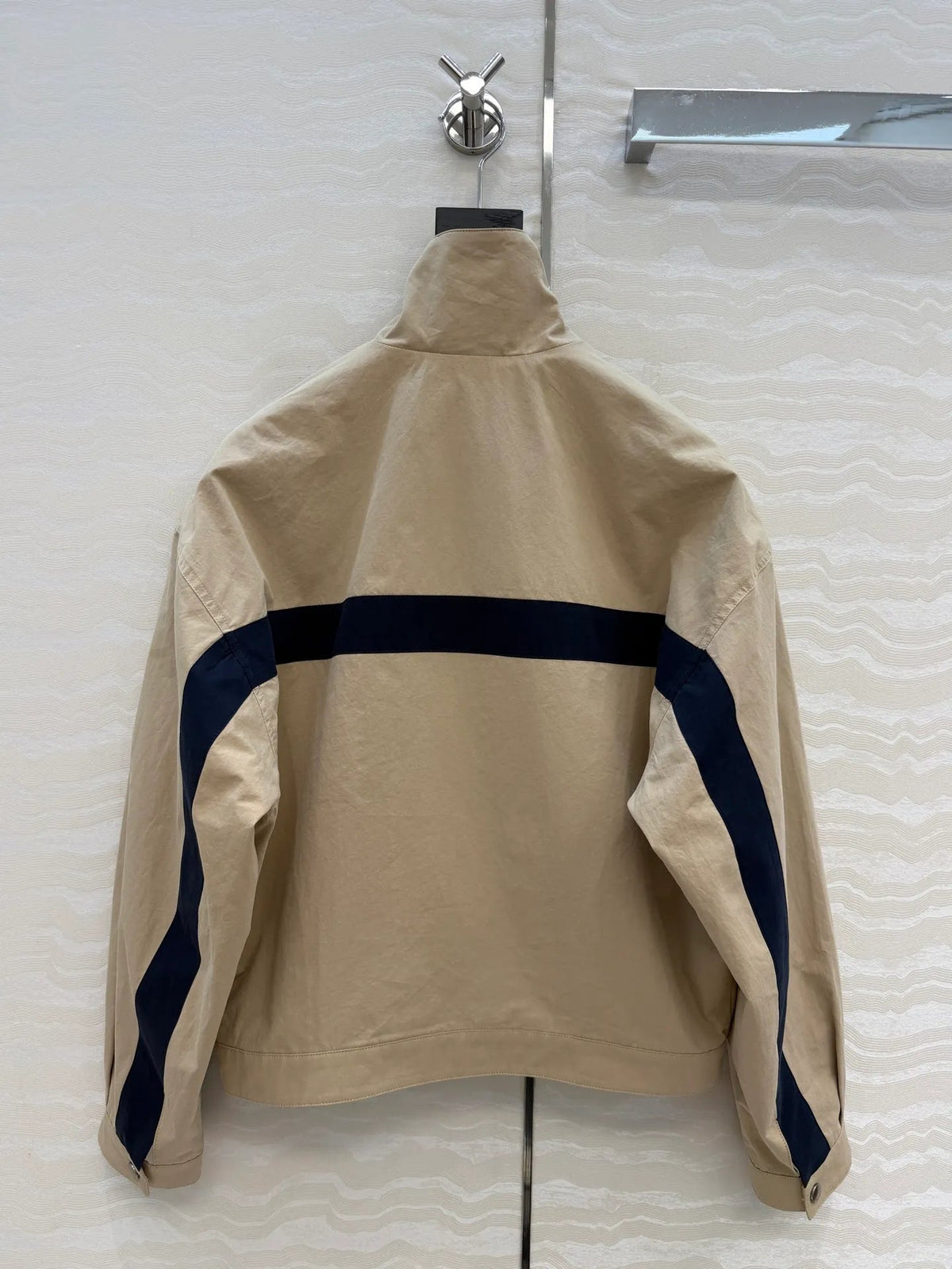 Amanda - Women's Relaxed Bomber Jacket with Zip Front and Hood - photo 4