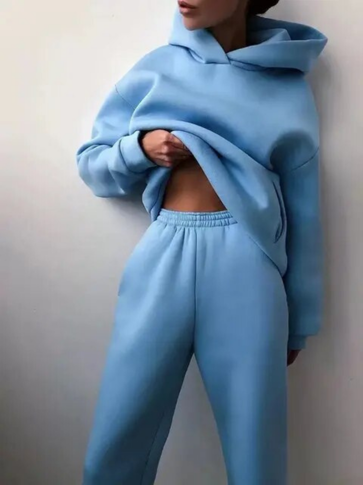 Malin - Women's Cropped Lounge Set with an Elasticated Waist – view 13