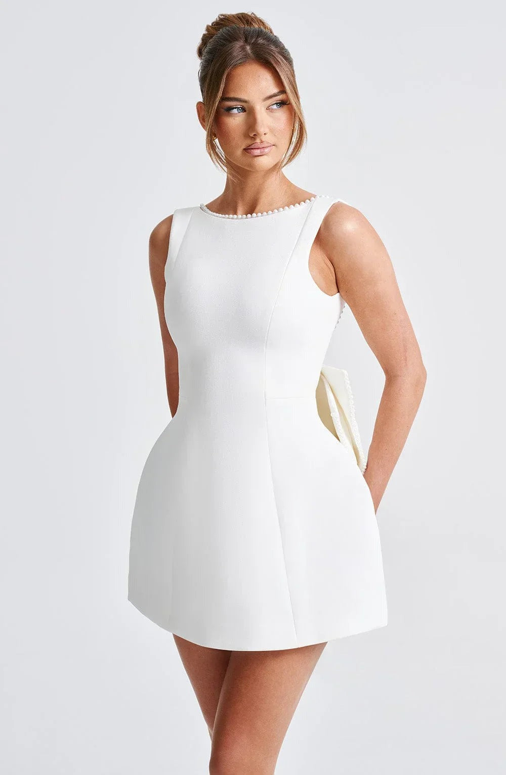 Georgia - Women's short dress with decorative bow at the back - photo 20
