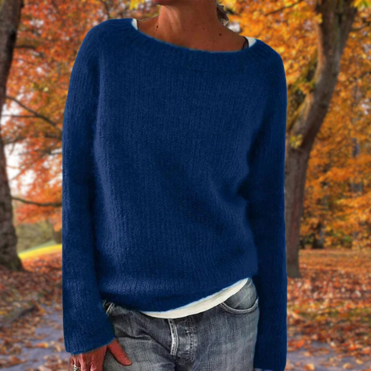 Stephanie - Women's Knitted Jumper with Collar and Long Sleeves - photo 3
