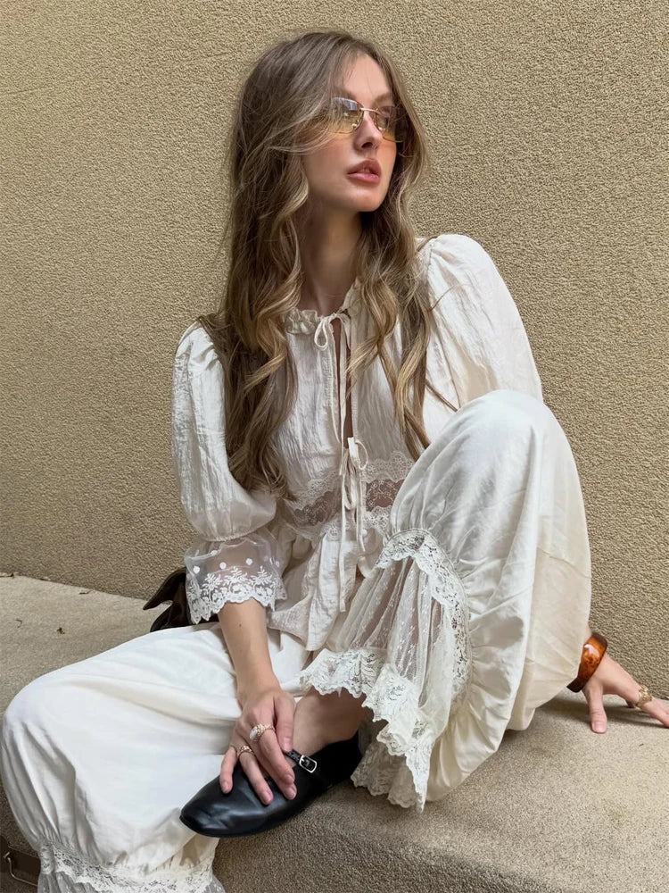 Kate - Completo da donna in pizzo a due pezzi con maniche a lanterna