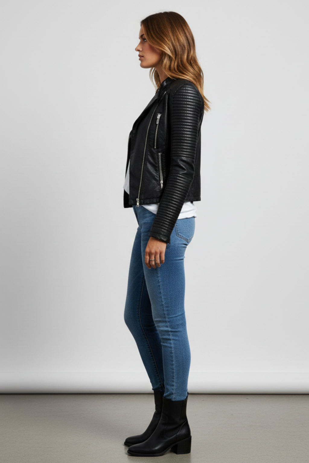 Women’s Sleek Leather Jacket - photo 3